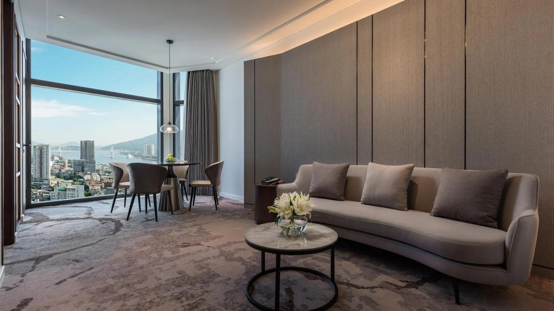 Crowne Plaza Danang City Centre By Ihg ベトナム